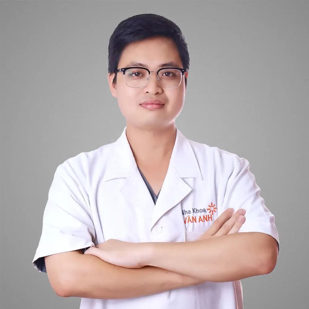 Bác sĩ Nguyễn Đình Giang có chuyên môn cao tại Nha khoa Vân Anh