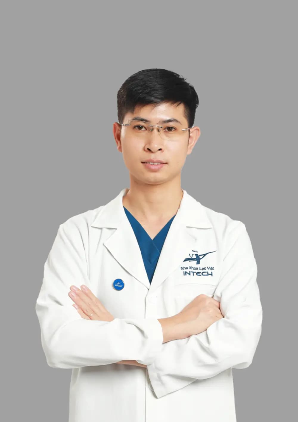 Bác sĩ Phan Tiến Hoài  có chuyên môn cao tại Nha khoa Lạc Việt Intech