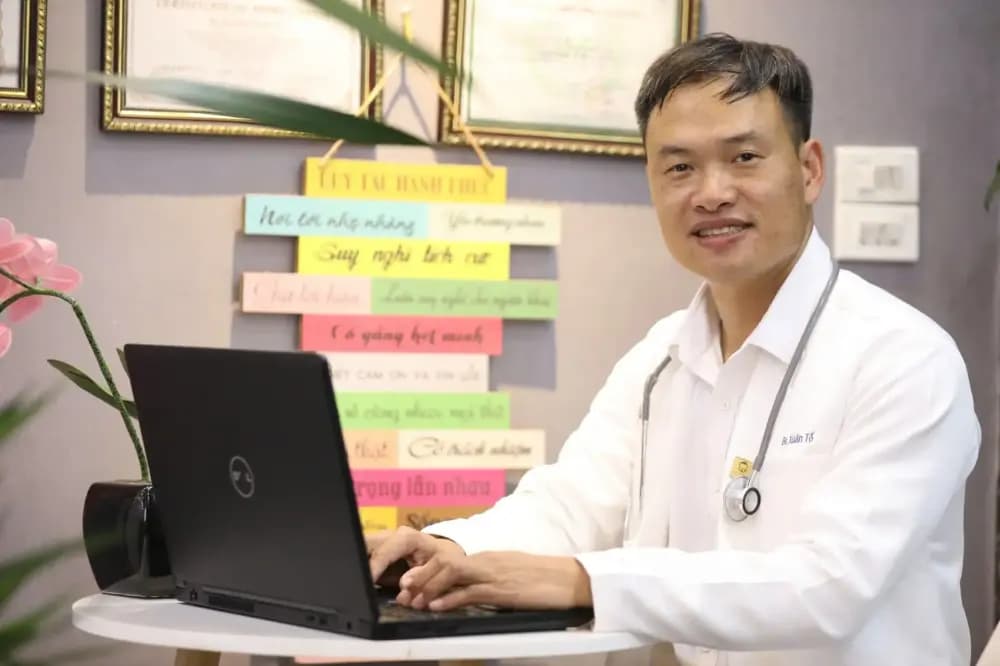 Bác sĩ Nguyễn Xuân Tố có chuyên môn cao tại Nha Khoa Duy Hưng