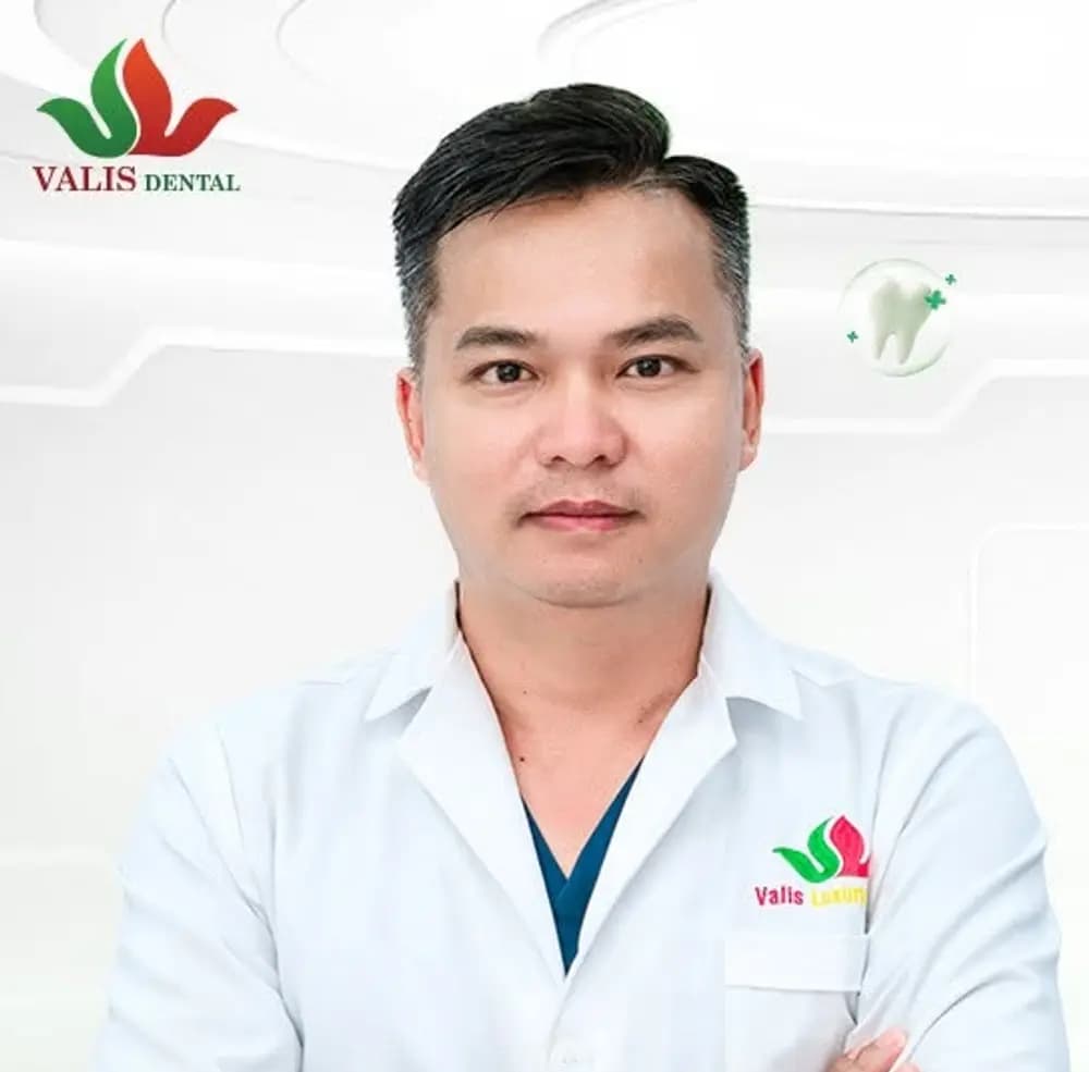 Bác sĩ Bác sĩ Tú Nguyễn có chuyên môn cao tại Nha khoa Valis Luxury
