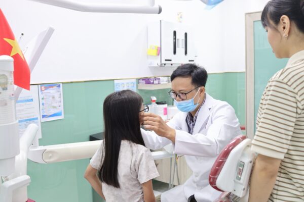 Nha khoa Tâm Đức sở hữu bác sĩ, phụ tá có trình độ chuyên môn cao