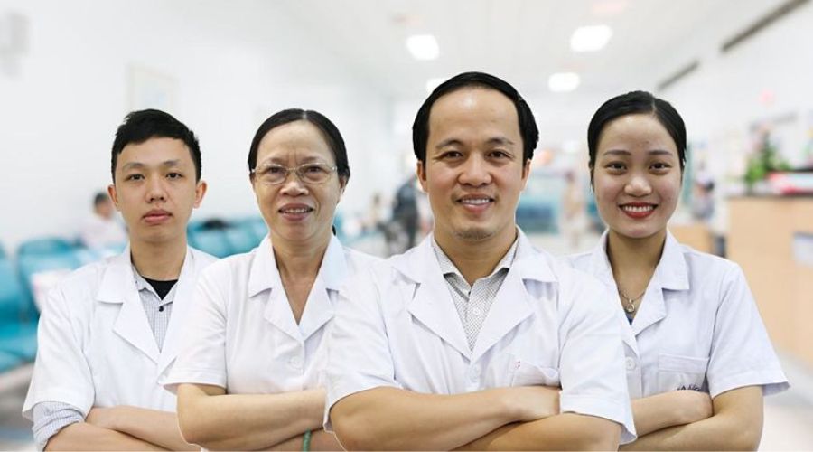 Điểm mạnh của nha khoa Ngân Phượng nằm ở đội ngũ bác sĩ giỏi, giàu kinh nghiệm