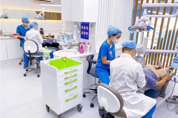 Các nha khoa Quận 7 khẳng định vị thế khi đáp ứng nhu cầu chăm sóc răng miệng đang gia tăng của người dân địa phương