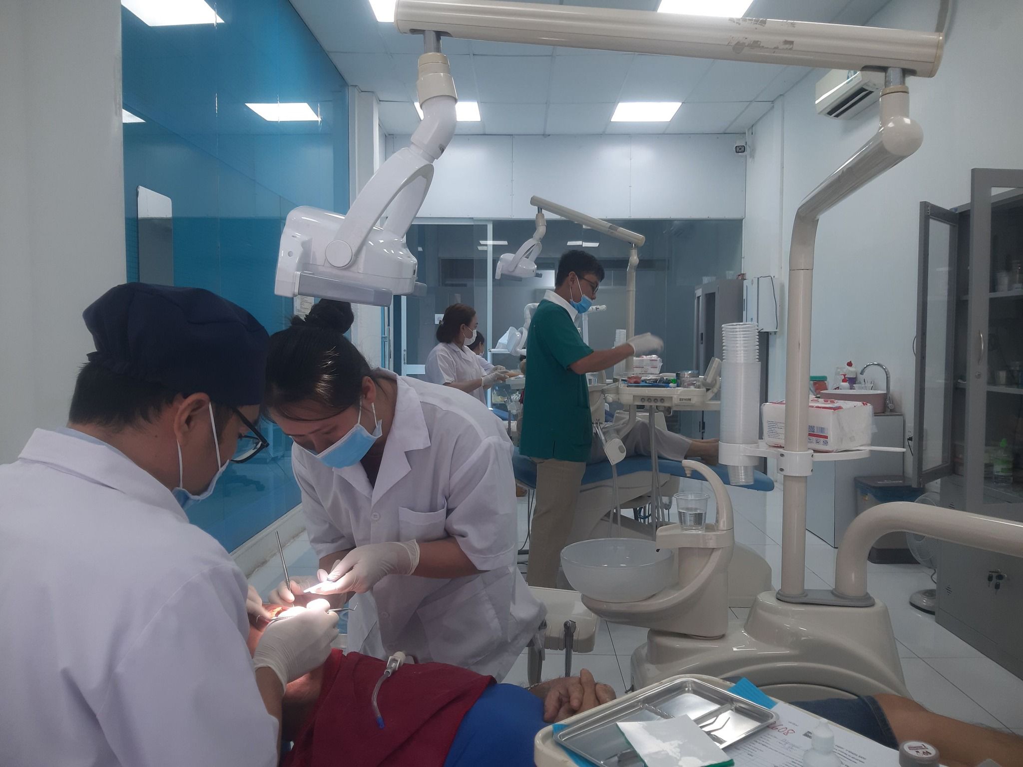 Nha khoa ở Huyện Củ Chi nổi bật với bác sĩ chuyên môn cao, máy móc hiện đại, dịch vụ tận tâm và chi phí minh bạch