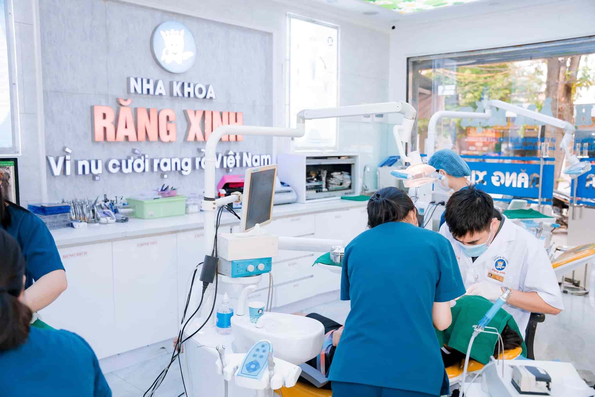 Nha khoa Răng Xinh luôn chú trọng đầu tư đồng bộ từ đội ngũ bác sĩ, trang thiết bị đến trải nghiệm của khách hàng