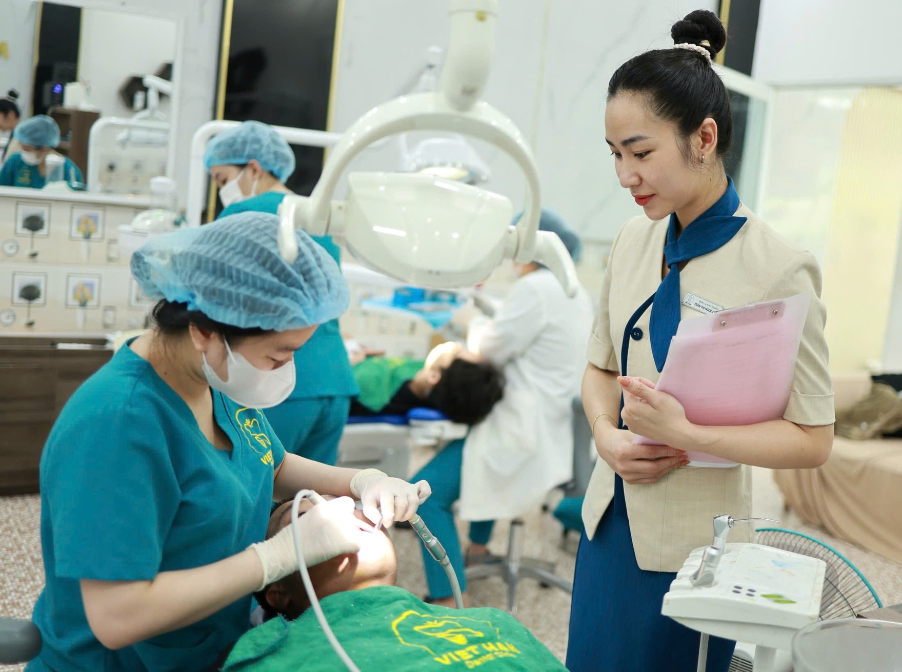 Các nha khoa uy tín ở Hải Châu sở hữu đội ngũ bác sĩ giàu kinh nghiệm và hệ thống trang thiết bị hiện đại đạt chuẩn quốc tế