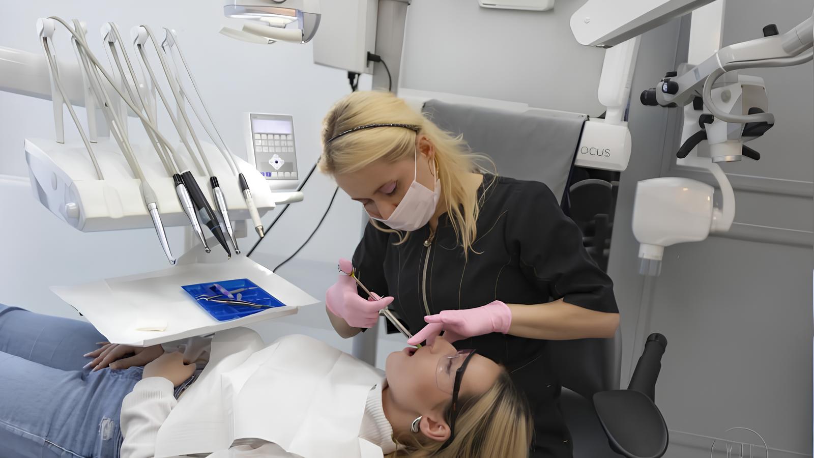 Niềng răng có tiêm thuốc tê không? Quá trình niềng răng bác sĩ có thể tiêm thuốc tê để giảm đau cho bạn